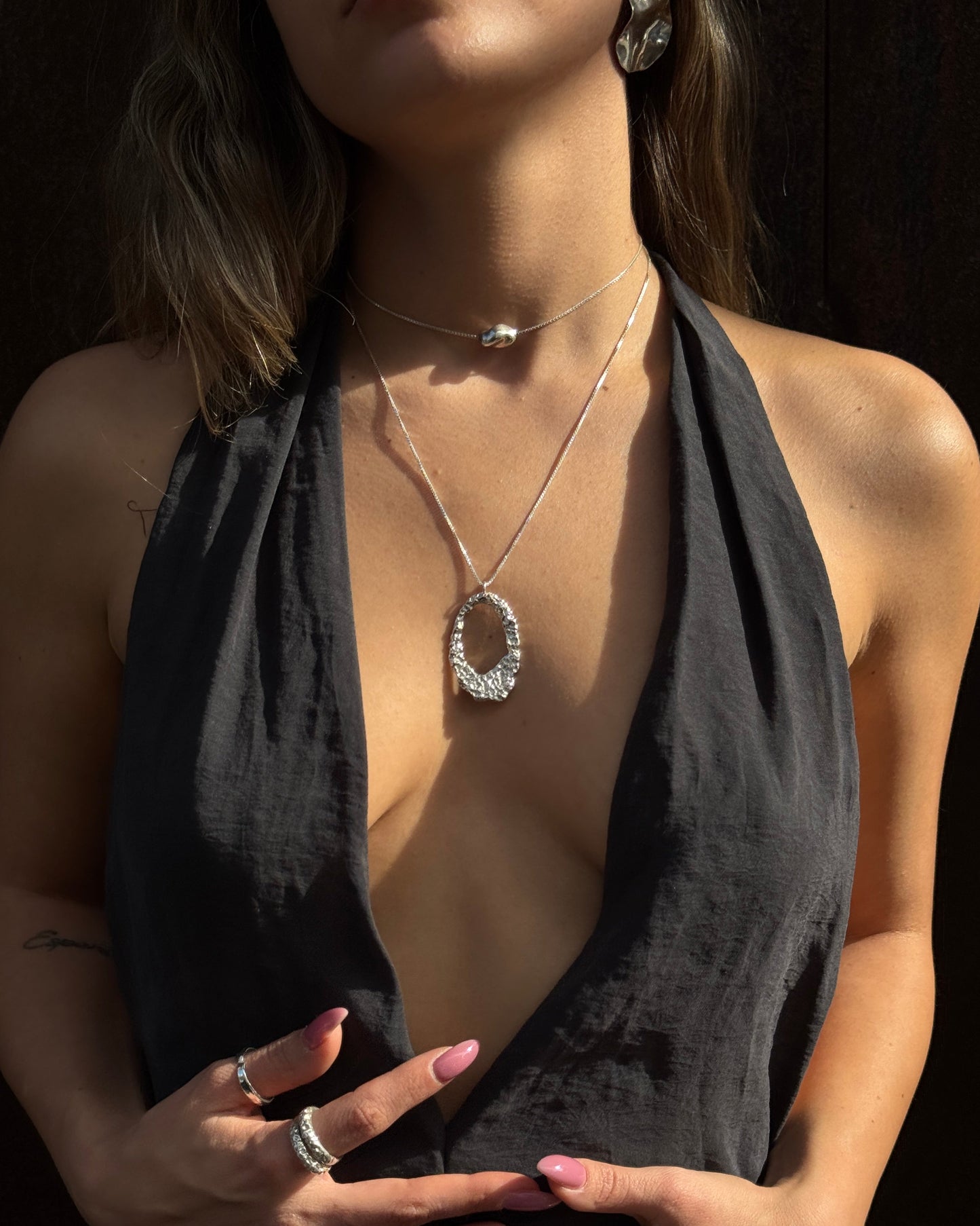 Tide circle necklace