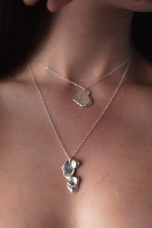 Time hold necklace